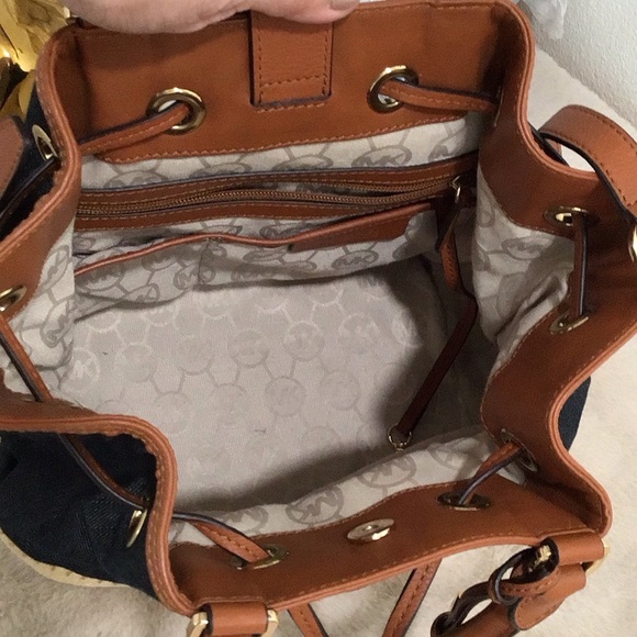 EUC. MICHAEL KORS Denim Blue Drawstring Straw Bucket Top Handle/Crossbody Bag - Picture 10 of 16